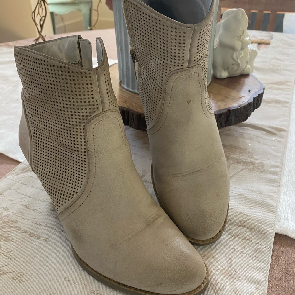 Booties neutral - Picture 2 of 3